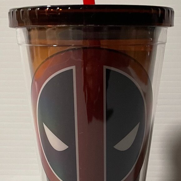 Deadpool double walled tumbler - Picture 5 of 5
